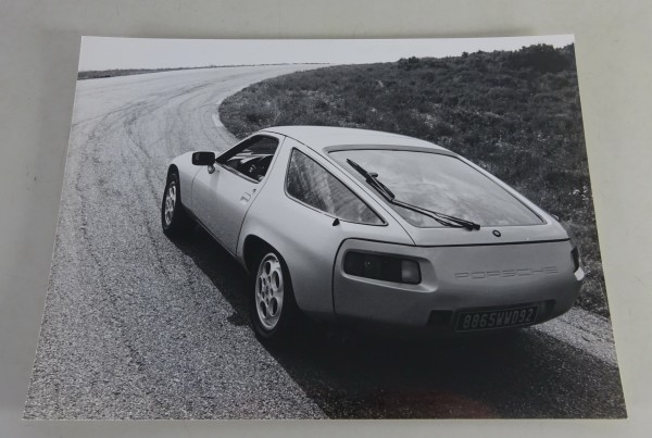 Pressefoto / Werksfoto Porsche 928 Heckansicht