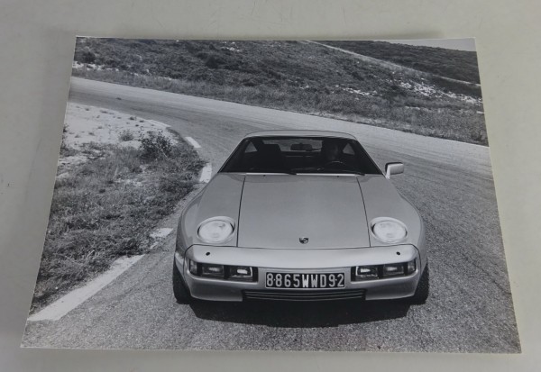 Pressefoto / Werksfoto Porsche 928 Frontansicht