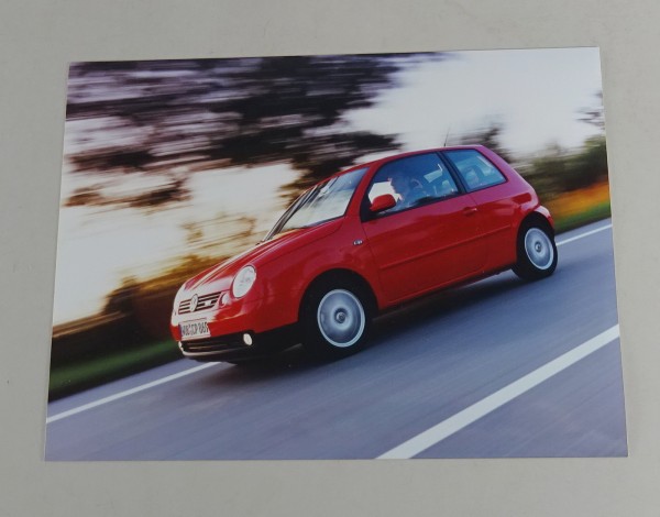Pressefoto VW Lupo 16V - auf der Straße von 10/2000