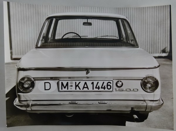 Pressefoto / Werbefoto BMW 1600 Heckansicht Stand 1964