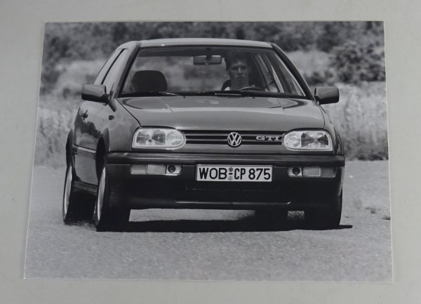 Pressefoto VW Golf 3 / III GTI auf der Straße von 03/1992