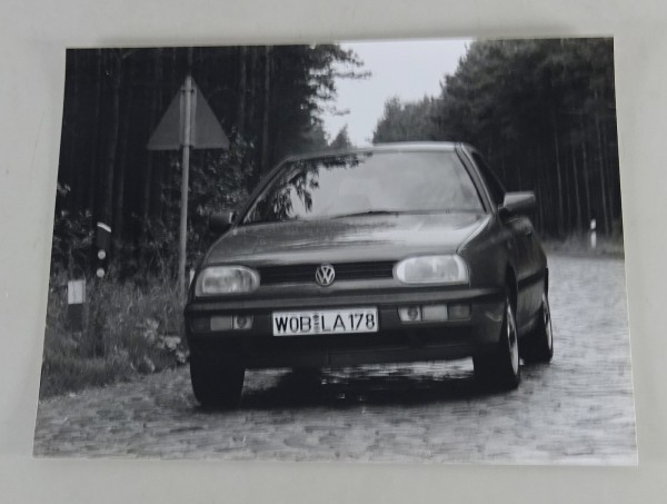 Pressefoto VW Golf 3 / III - im Wald von 08/1991