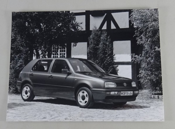 Pressefoto VW Golf 3 / III - vor Fachwerkhaus von 08/1991