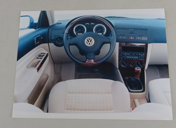 Pressefoto VW Bora Cockpit von 10/2000