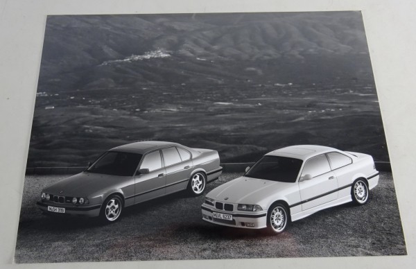 Pressefoto / Werbefoto BMW M5 Typ E34 (Links) / BMW M3 Typ E36 Stand 1992