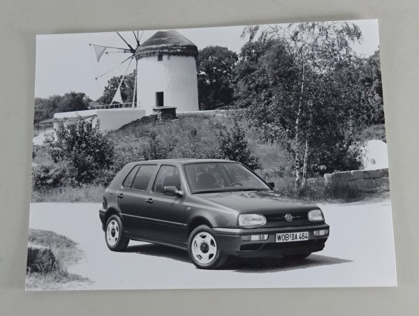 Pressefoto VW Golf 3 / III - vor einer Mühle von 08/1991